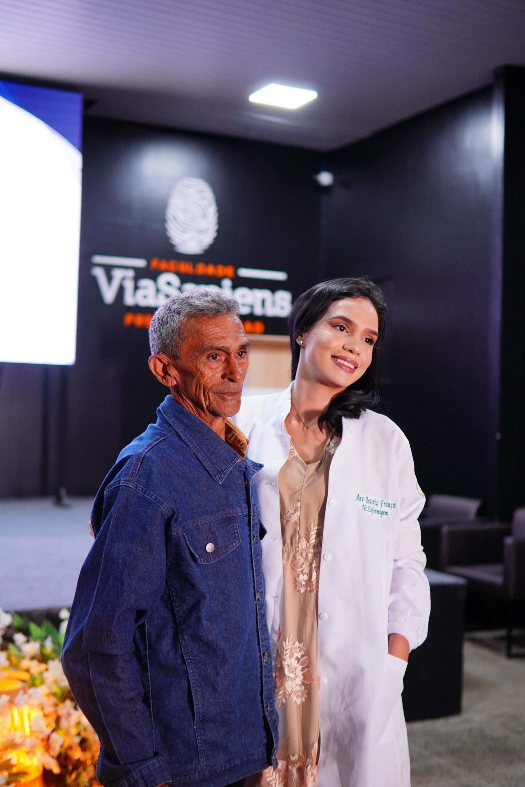 Noites de emoção: Faculdade ViaSapiens realiza Cerimônia do Jaleco