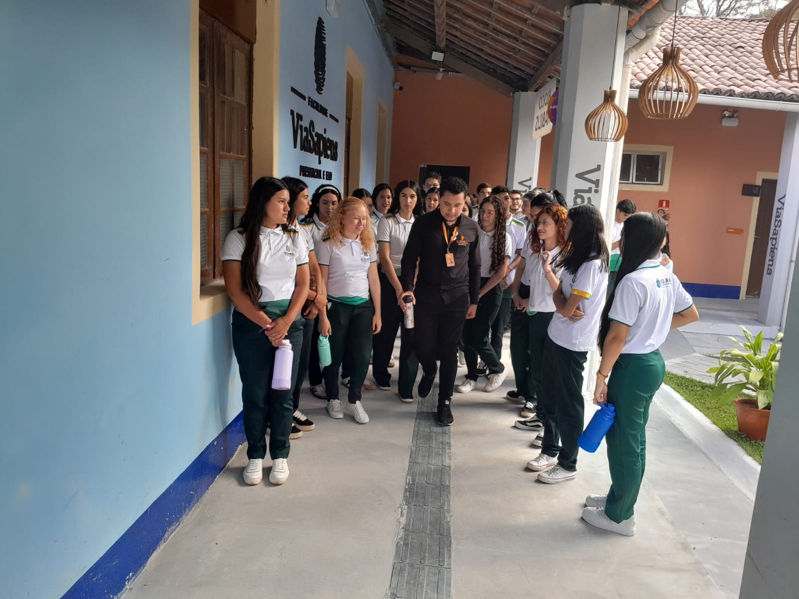 ViaSapiens promove mais uma visita de imersão universitária para alunos da rede pública